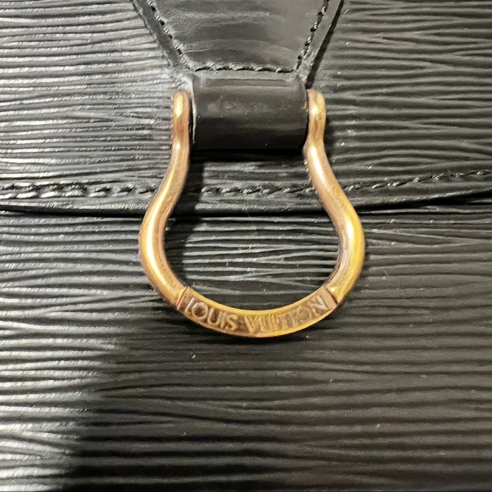 Authentic Epi black handbag - Picture 3 of 5